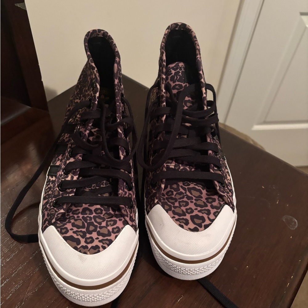 Adidas Women’s 7.5 Leopard Print High-Top Sneakers NWOT